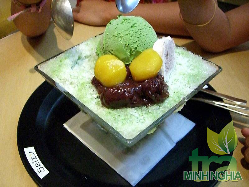 Món bingsu trà xanh và đậu đỏ