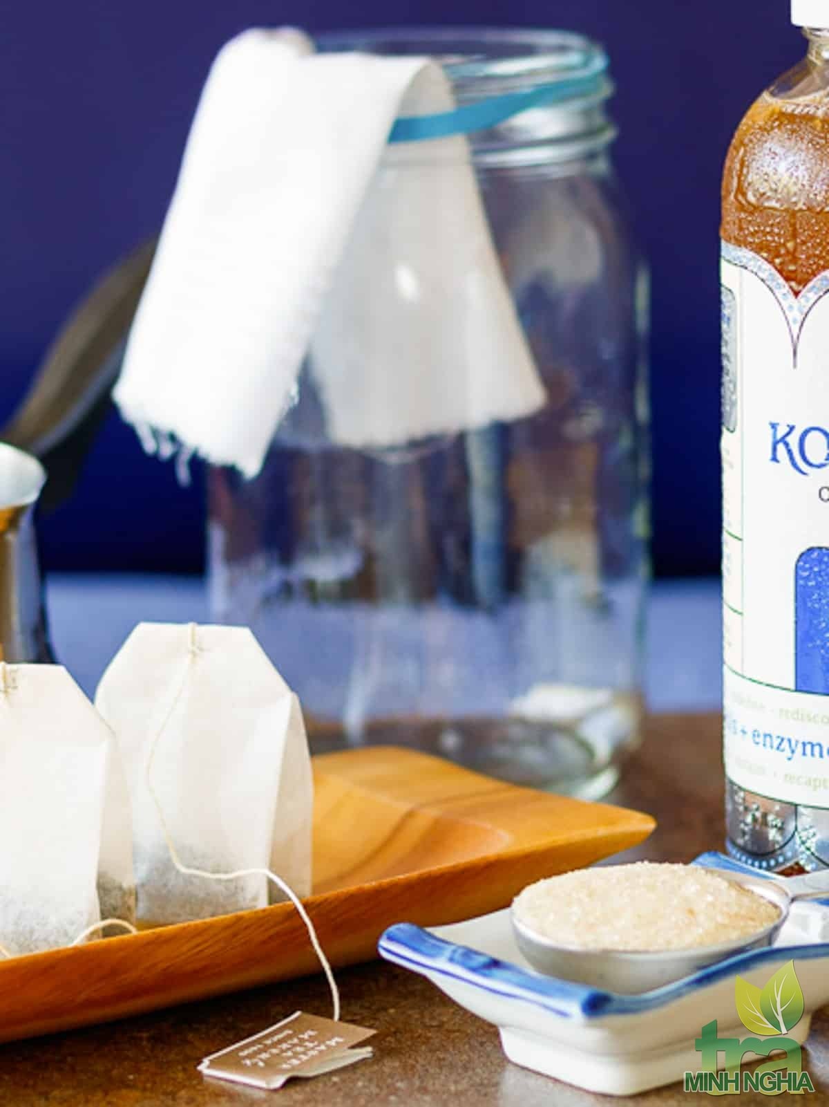 Hình ảnh một số dụng cụ và nguyên liệu để tạo ra SCOBY