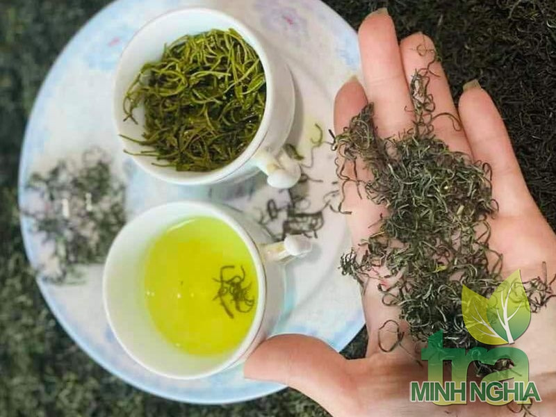 Trà ngon có nước sánh màu vàng cốm