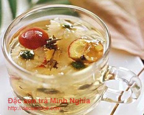 Pha chế trà hoa cúc táo mèo cực mát cho cả nhà