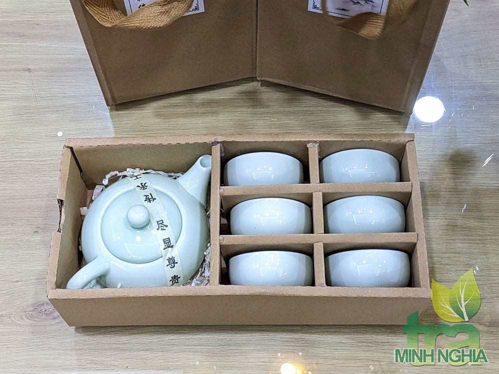 Bộ ấm chén cá men ngọc trong hộp