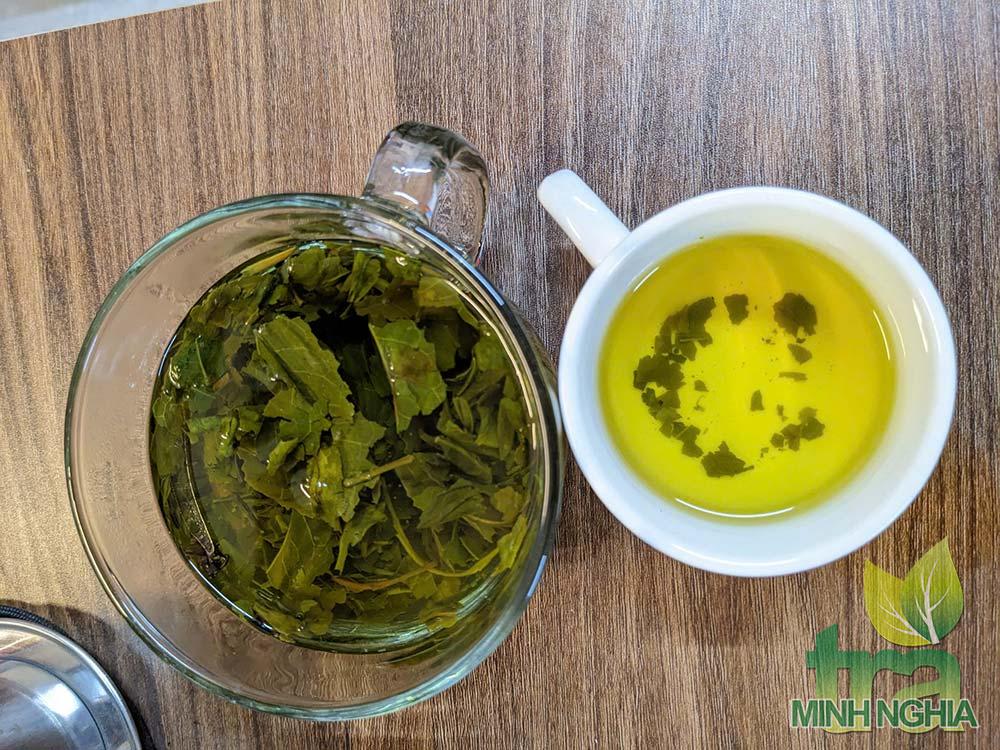 Nước pha trà xanh cốm rất đẹp