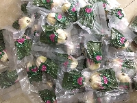Trà sen Tây Hồ Minh Nhĩa đóng gói hút chân không