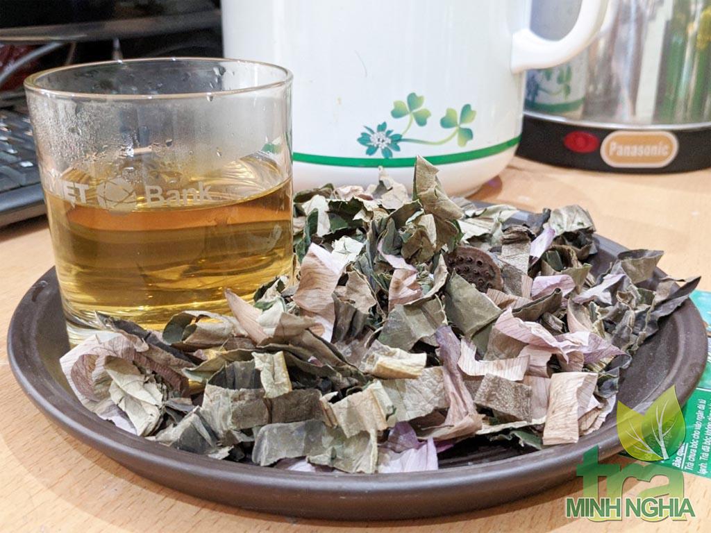 Pha trà lá sen giảm béo, giảm huyết áp