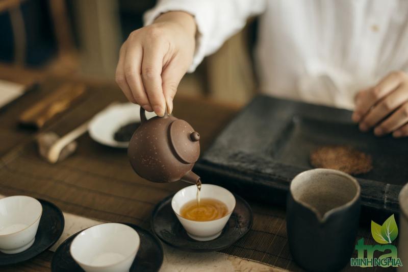 Các bước để thử trà dành cho người mới bắt đầu