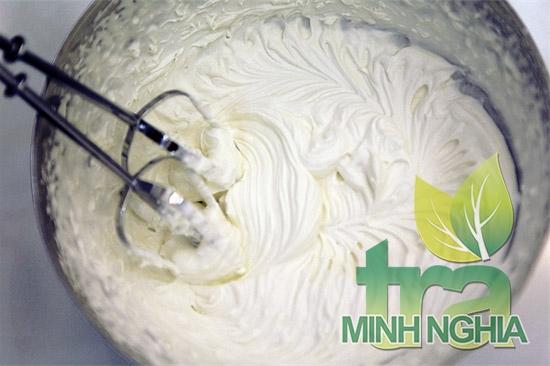 Đánh theo 1 chiều để Wipping Cream tạo thành các lớp