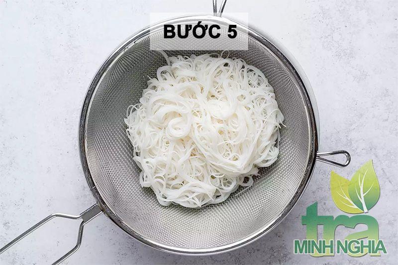 Hướng dẫn làm món tráng miệng Faloodeh bước 5