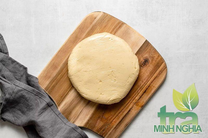 Bọc bột và làm lạnh trong vài giờ