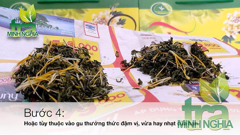hướng dẫn cách lấy và pha trà ướp bông sen bước 4