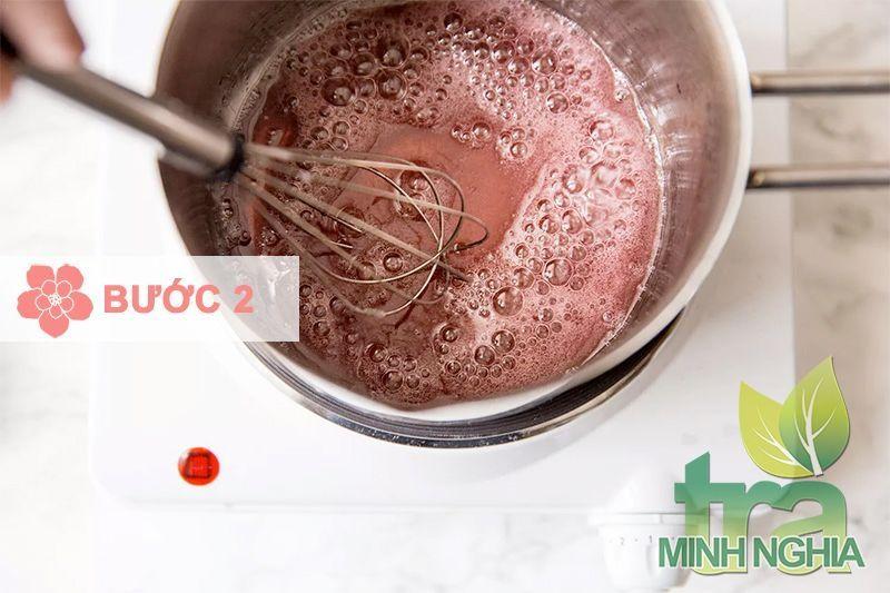 Hướng dẫn làm siro hoa hồng quả mâm xôi bước 2