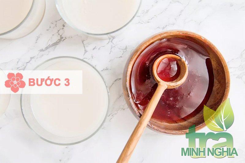 Hướng dẫn làm siro hoa hồng quả mâm xôi bước 3