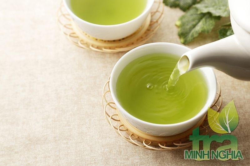 trà xanh giúp giảm gàu và dưỡng tóc