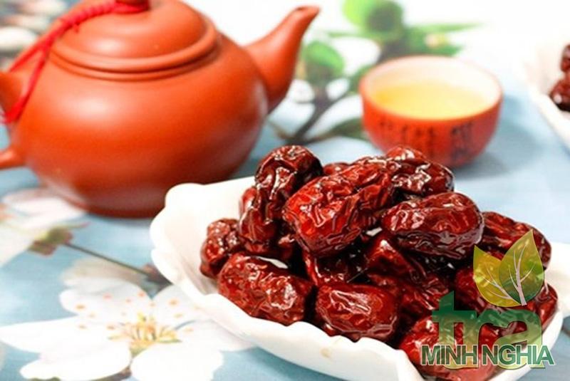 Táo đỏ có nhiều tác dụng tốt cho sức khỏe chúng ta